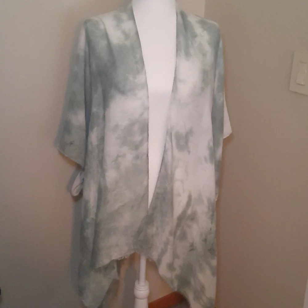 HOST PICK! Grace & Lace Sage Green Tie-Dyed Convertible Kimono/Scarf
